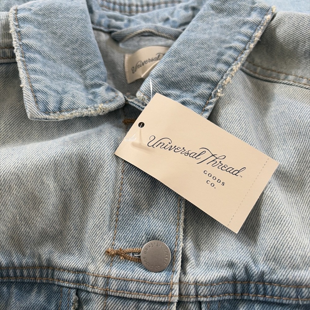 NWT Women's Universal Thread Size XL Oversized 90s Baggy Trucker Denim Jacket - Picture 4 of 4